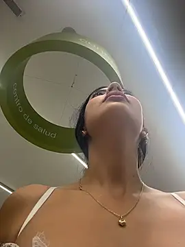 Snapshot of Baby_Niels chatting on October 29, 2025, 3:05 am Baby Niels online show from October 29, 2025, 3:05 am