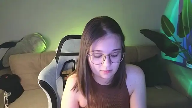 Snapshot of Leela_sun chatting on March 2, 2025, 5:52 pm Leela sun online show from March 2, 2025, 5:52 pm