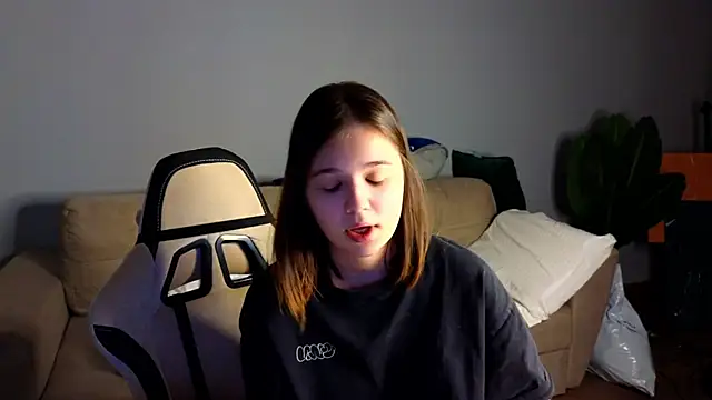 Snapshot of Leela_sun chatting on February 21, 2025, 6:48 pm Leela sun online show from February 21, 2025, 6:48 pm