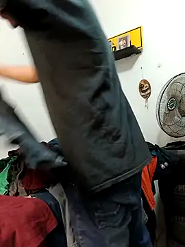 jhonyhot9292 online show from October 20, 2025, 6:26 am