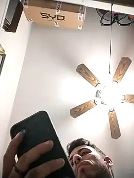 jhonyhot9292 online show from March 14, 2026, 9:21 pm