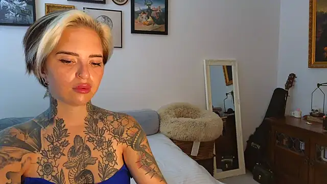 Snapshot of Alexandersonxo chatting on June 28, 2026, 8:42 am Alexandersonxo online show from June 28, 2026, 8:42 am