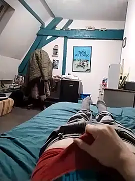 Snapshot of JulesG18 chatting on March 1, 2026, 5:57 pm JulesG18 online show from March 1, 2026, 5:57 pm