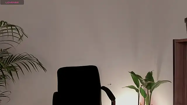 Snapshot of CherryyBrrr1 chatting on December 15, 2025, 8:25 pm CherryyBrrr1 online show from December 15, 2025, 8:25 pm