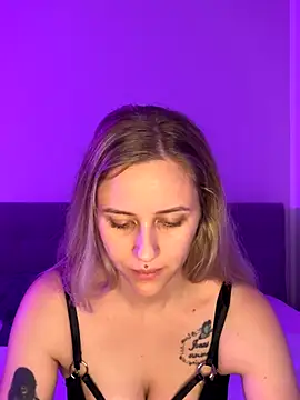 Snapshot of lunawolf21 chatting on November 17, 2025, 7:34 am lunawolf21 online show from November 17, 2025, 7:34 am