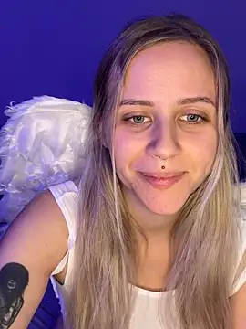 Snapshot of lunawolf21 chatting on December 2, 2025, 7:32 am lunawolf21 online show from December 2, 2025, 7:32 am