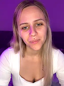 Snapshot of lunawolf21 chatting on November 21, 2025, 7:29 am lunawolf21 online show from November 21, 2025, 7:29 am