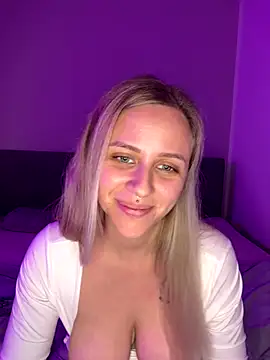 Snapshot of lunawolf21 chatting on November 26, 2025, 7:47 pm lunawolf21 online show from November 26, 2025, 7:47 pm