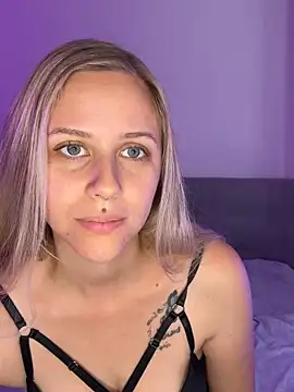 Snapshot of lunawolf21 chatting on September 18, 2025, 6:27 am lunawolf21 online show from September 18, 2025, 6:27 am