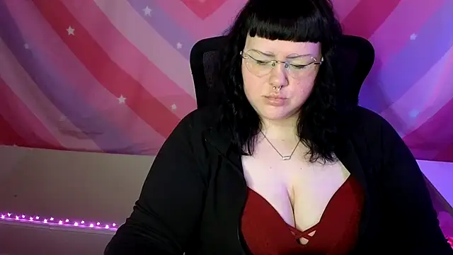 Snapshot of Flamefairy710 chatting on November 5, 2025, 7:44 am Flamefairy710 online show from November 5, 2025, 7:44 am