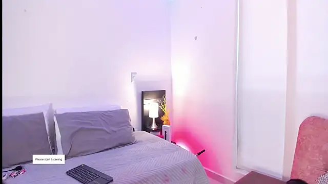 AndreaVelasco online show from April 16, 2026, 5:25 pm