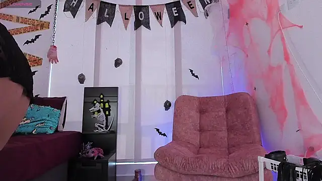 Snapshot of AndreaVelasco chatting on October 23, 2025, 6:28 pm AndreaVelasco online show from October 23, 2025, 6:28 pm