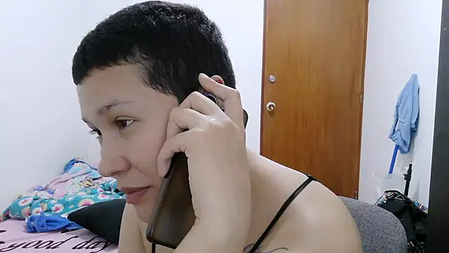 Snapshot of luxandracon23 chatting on January 5, 2026, 5:27 pm luxandracon23 online show from January 5, 2026, 5:27 pm