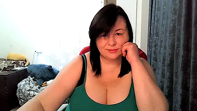 EmiliaLooo online show from January 12, 2026, 3:35 am