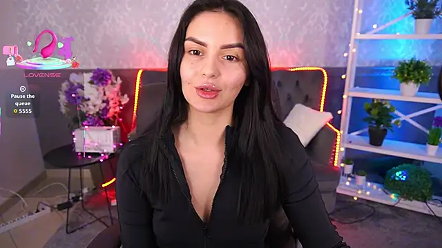 MilashaLovely online show from November 28, 2025, 2:39 pm