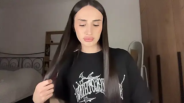 Kim Oberlin  online show from April 8, 2026, 9:05 pm