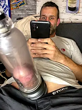 Snapshot of Gilgamesch1704 chatting on September 18, 2025, 7:17 pm Gilgamesch1704 online show from September 18, 2025, 7:17 pm