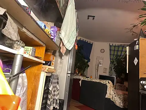 Snapshot of Gilgamesch1704 chatting on December 5, 2024, 5:44 pm Gilgamesch1704 online show from December 5, 2024, 5:44 pm