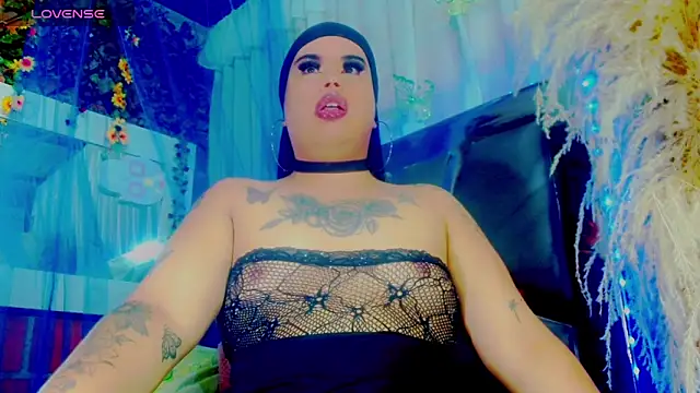 nauthyvalentina online show from April 19, 2026, 1:45 pm