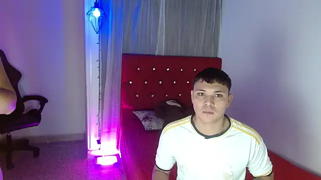 Snapshot of couple_lovelyds chatting on November 15, 2025, 1:37 pm couple lovelyds online show from November 15, 2025, 1:37 pm