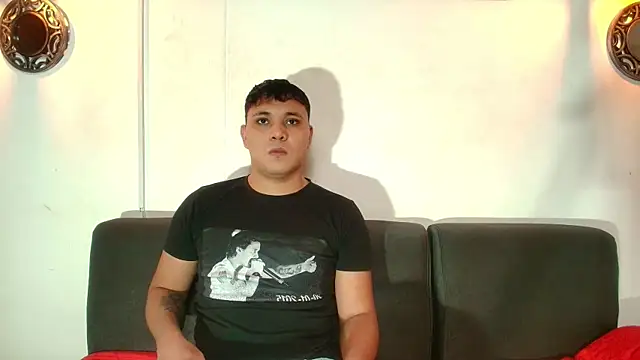 Snapshot of couple_lovelyds chatting on December 21, 2025, 9:04 pm couple lovelyds online show from December 21, 2025, 9:04 pm