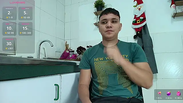 Snapshot of couple_lovelyds chatting on January 13, 2026, 1:37 pm couple lovelyds online show from January 13, 2026, 1:37 pm