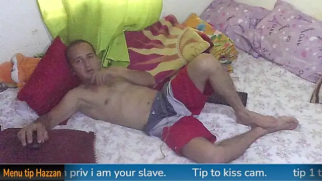 Snapshot of yazforeSolo chatting on January 13, 2025, 8:26 pm yazforeSolo online show from January 13, 2025, 8:26 pm