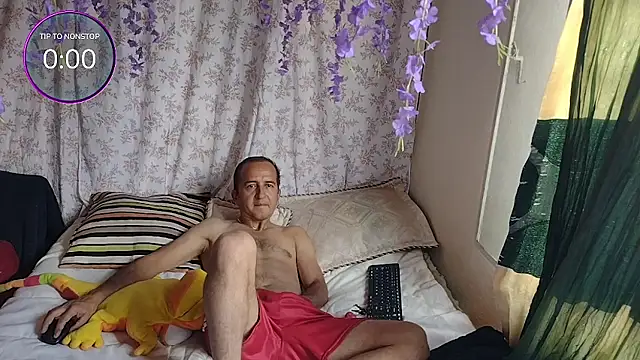 Snapshot of yazforeSolo chatting on February 5, 2025, 8:46 pm yazforeSolo online show from February 5, 2025, 8:46 pm