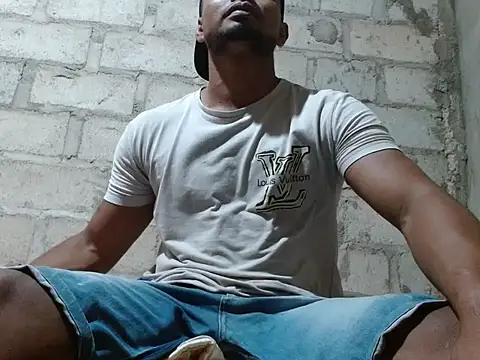 fernandez latinblackk online show from October 31, 2025, 5:26 am