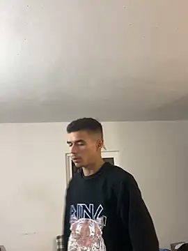 Snapshot of RicarBer chatting on February 5, 2026, 7:10 pm RicarBer online show from February 5, 2026, 7:10 pm