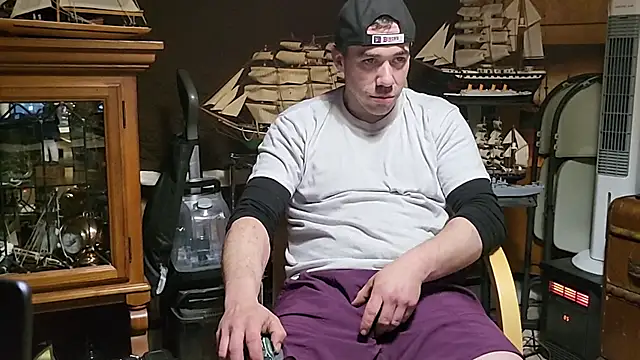 Snapshot of ScubaStevex chatting on March 25, 2026, 10:14 am ScubaStevex online show from March 25, 2026, 10:14 am