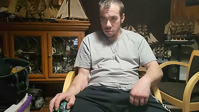 Snapshot of ScubaStevex chatting on March 8, 2026, 7:33 am ScubaStevex online show from March 8, 2026, 7:33 am