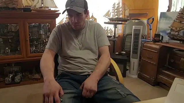 Snapshot of ScubaStevex chatting on April 2, 2026, 6:36 pm ScubaStevex online show from April 2, 2026, 6:36 pm