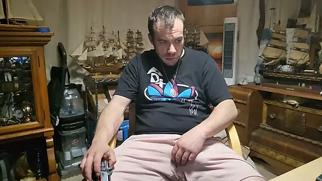 Snapshot of ScubaStevex chatting on March 11, 2026, 2:38 am ScubaStevex online show from March 11, 2026, 2:38 am