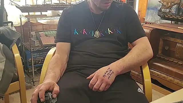 Snapshot of ScubaStevex chatting on March 19, 2026, 5:46 pm ScubaStevex online show from March 19, 2026, 5:46 pm