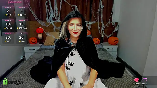 Snapshot of Luna__Lewis chatting on October 31, 2025, 9:06 am Luna Lewis online show from October 31, 2025, 9:06 am