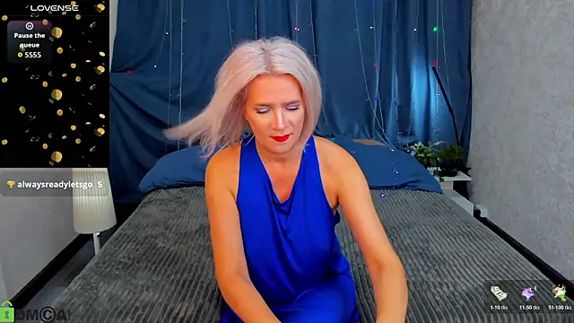 Snapshot of Luna__Lewis chatting on November 6, 2025, 9:13 am Luna Lewis online show from November 6, 2025, 9:13 am