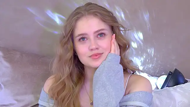 SelinSwarovski online show from October 22, 2025, 5:12 pm