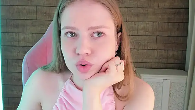 SelinSwarovski online show from April 16, 2026, 9:39 pm