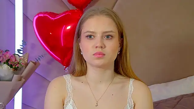 Snapshot of SelinSwarovski chatting on February 11, 2026, 5:02 pm SelinSwarovski online show from February 11, 2026, 5:02 pm