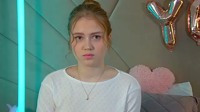 Snapshot of SelinSwarovski chatting on February 28, 2026, 4:50 pm SelinSwarovski online show from February 28, 2026, 4:50 pm