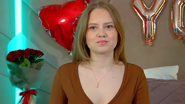 Snapshot of SelinSwarovski chatting on February 15, 2026, 4:39 pm SelinSwarovski online show from February 15, 2026, 4:39 pm