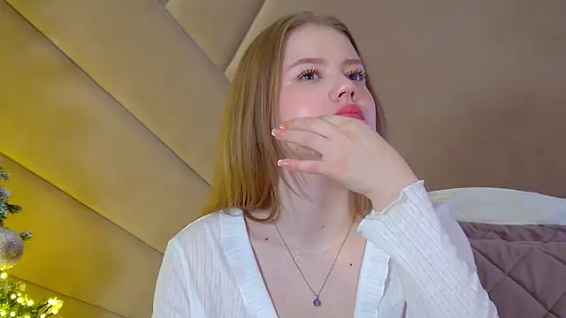 Snapshot of SelinSwarovski chatting on December 22, 2025, 4:29 pm SelinSwarovski online show from December 22, 2025, 4:29 pm