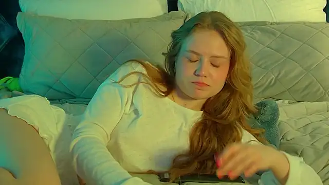 SelinSwarovski online show from March 26, 2026, 4:33 am