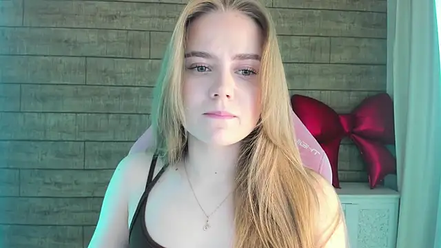 Snapshot of SelinSwarovski chatting on February 20, 2026, 4:31 pm SelinSwarovski online show from February 20, 2026, 4:31 pm