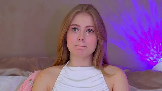 SelinSwarovski online show from September 27, 2025, 4:02 pm