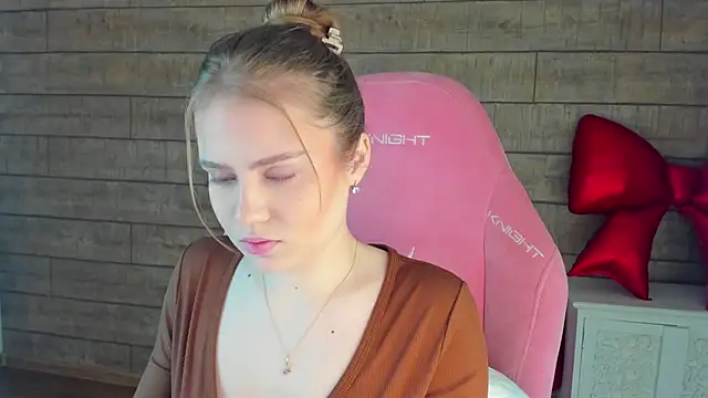 Snapshot of SelinSwarovski chatting on February 26, 2026, 4:29 pm SelinSwarovski online show from February 26, 2026, 4:29 pm