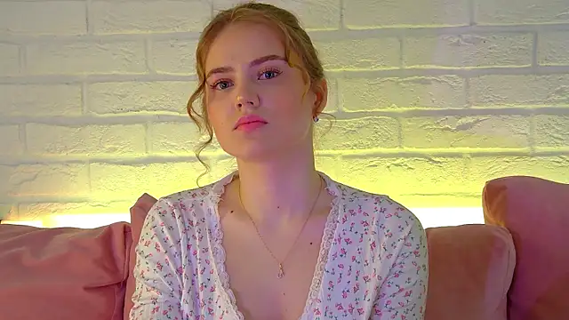 Snapshot of SelinSwarovski chatting on February 23, 2026, 3:45 pm SelinSwarovski online show from February 23, 2026, 3:45 pm