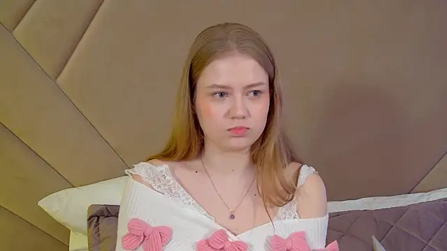 Snapshot of SelinSwarovski chatting on December 20, 2025, 8:44 pm SelinSwarovski online show from December 20, 2025, 8:44 pm