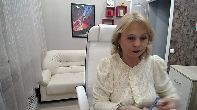 Snapshot of Milla_Cutie18 chatting on October 31, 2025, 5:15 am Milla Cutie18 online show from October 31, 2025, 5:15 am